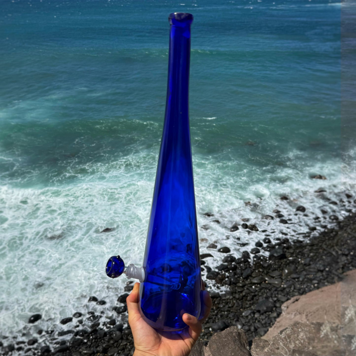 Vintage Vase Bong “Cobalt Spire”