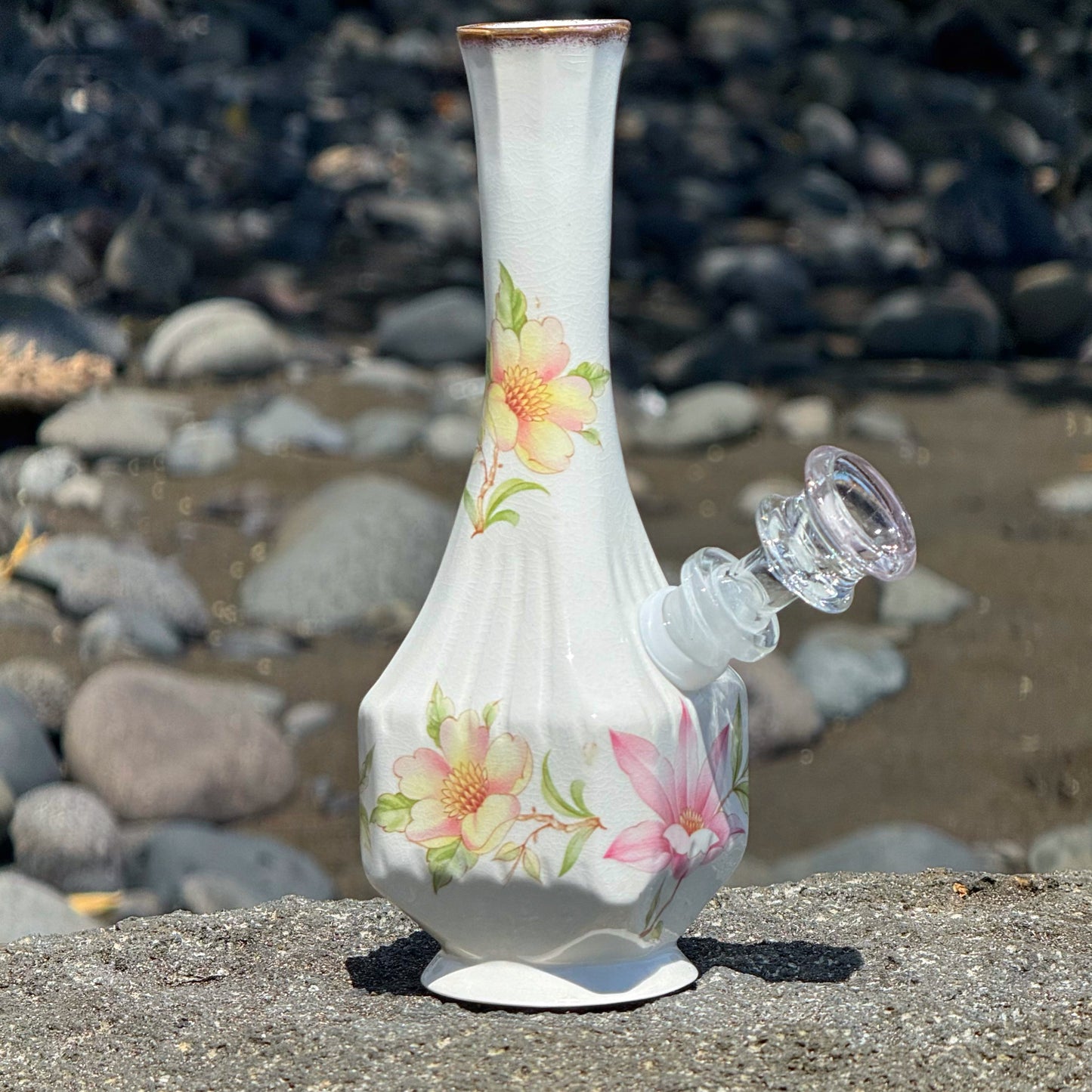 Vintage Ceramic Bong “Highbiscus”