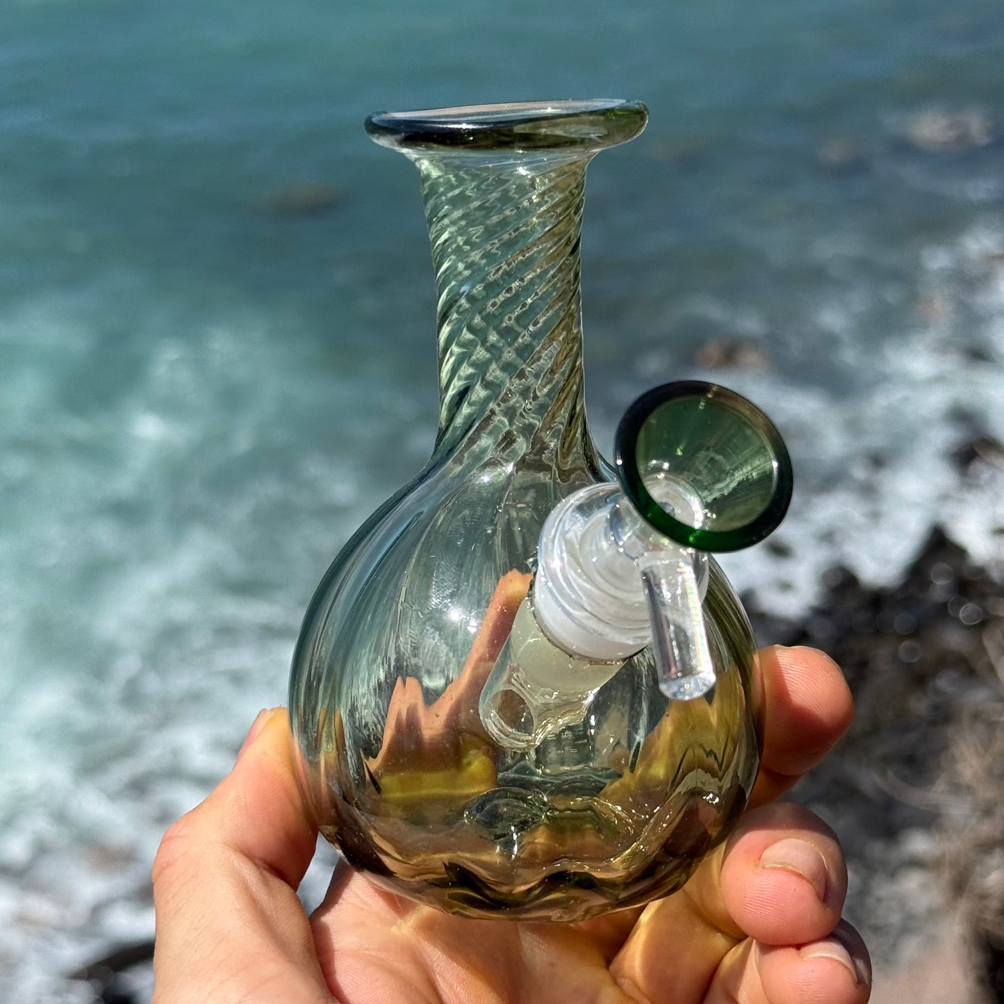 Vintage Vase Bong “Olivine Swirl”