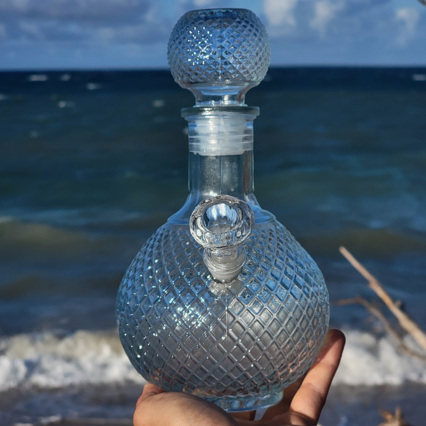 Quilted Glass Decanter Bong “Crystalline Globe”