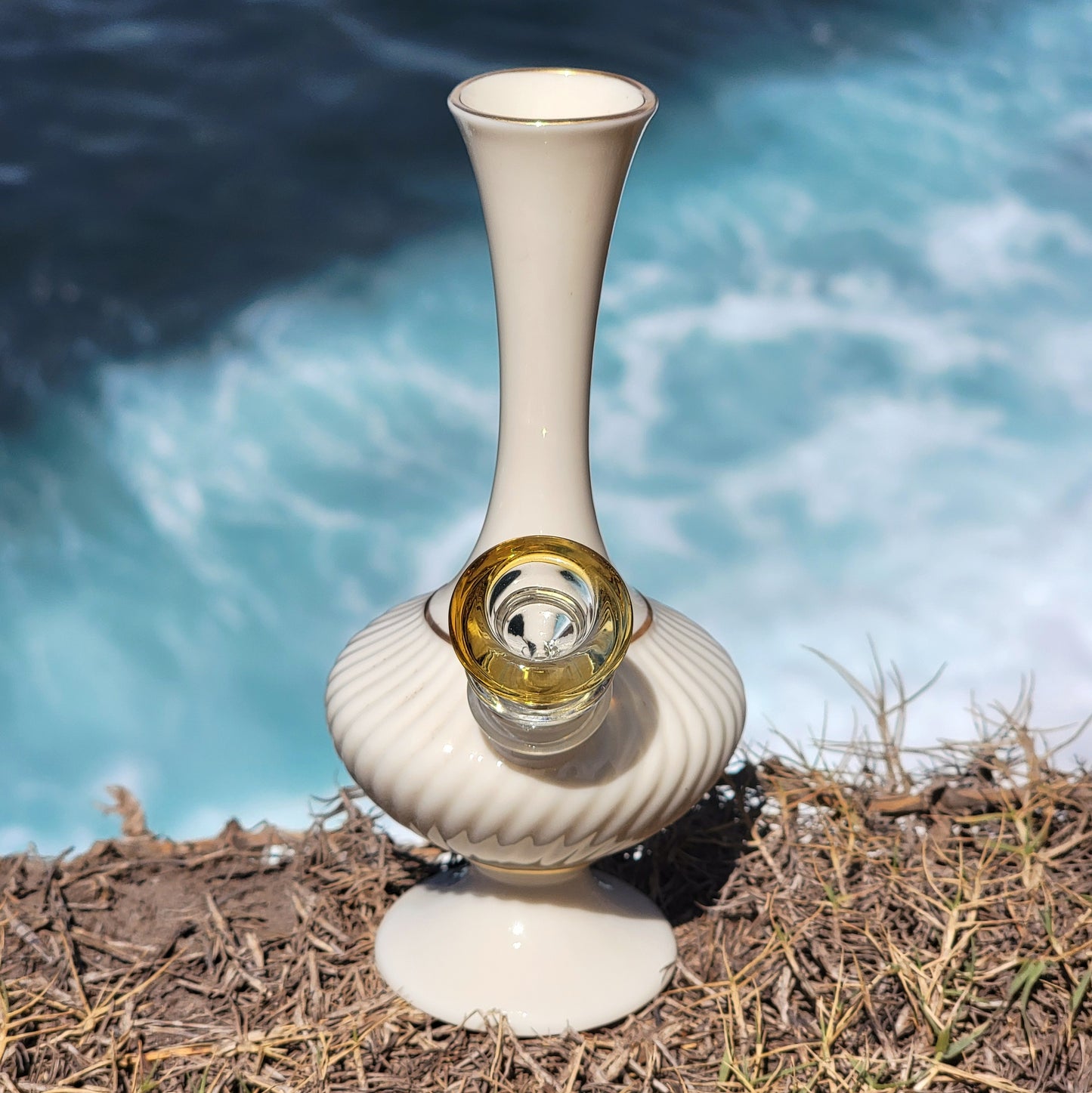 Vintage Ceramic Vase Bong “Ivory Elegance”