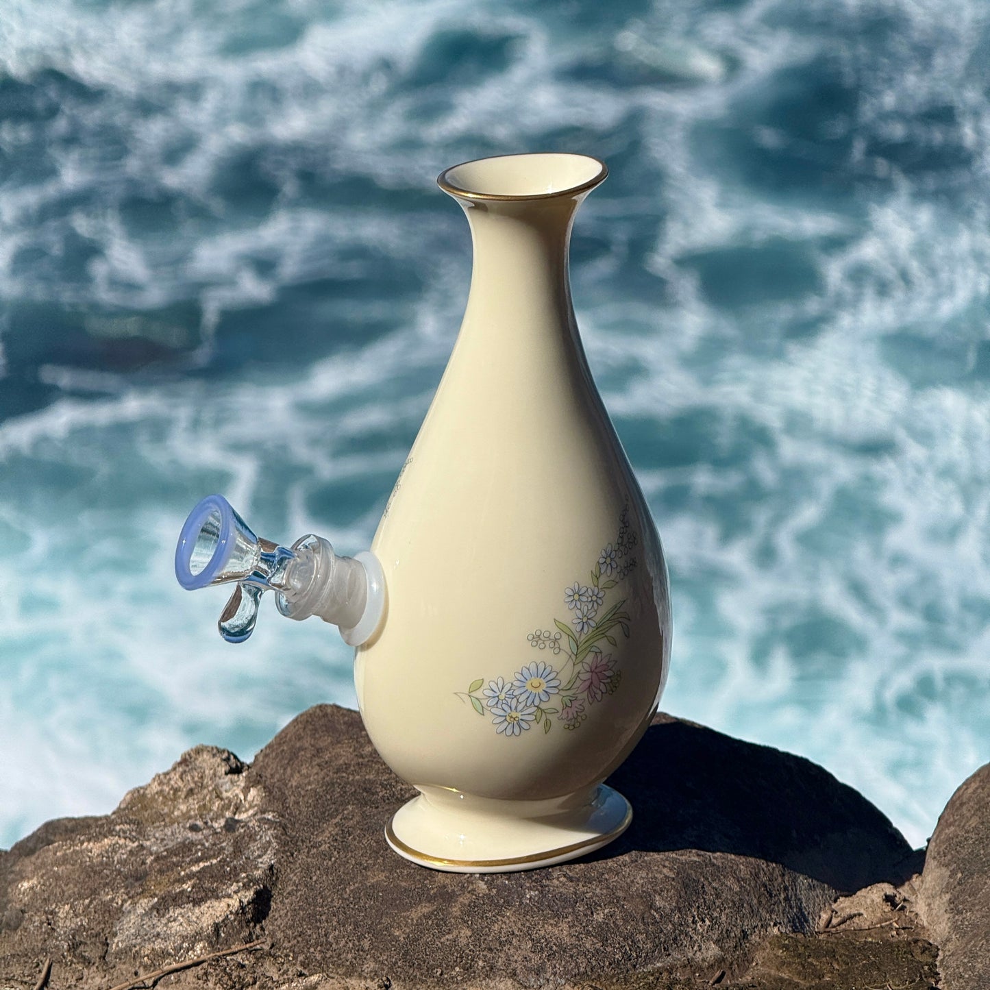 Vintage Ceramic Bong “Swan Song”