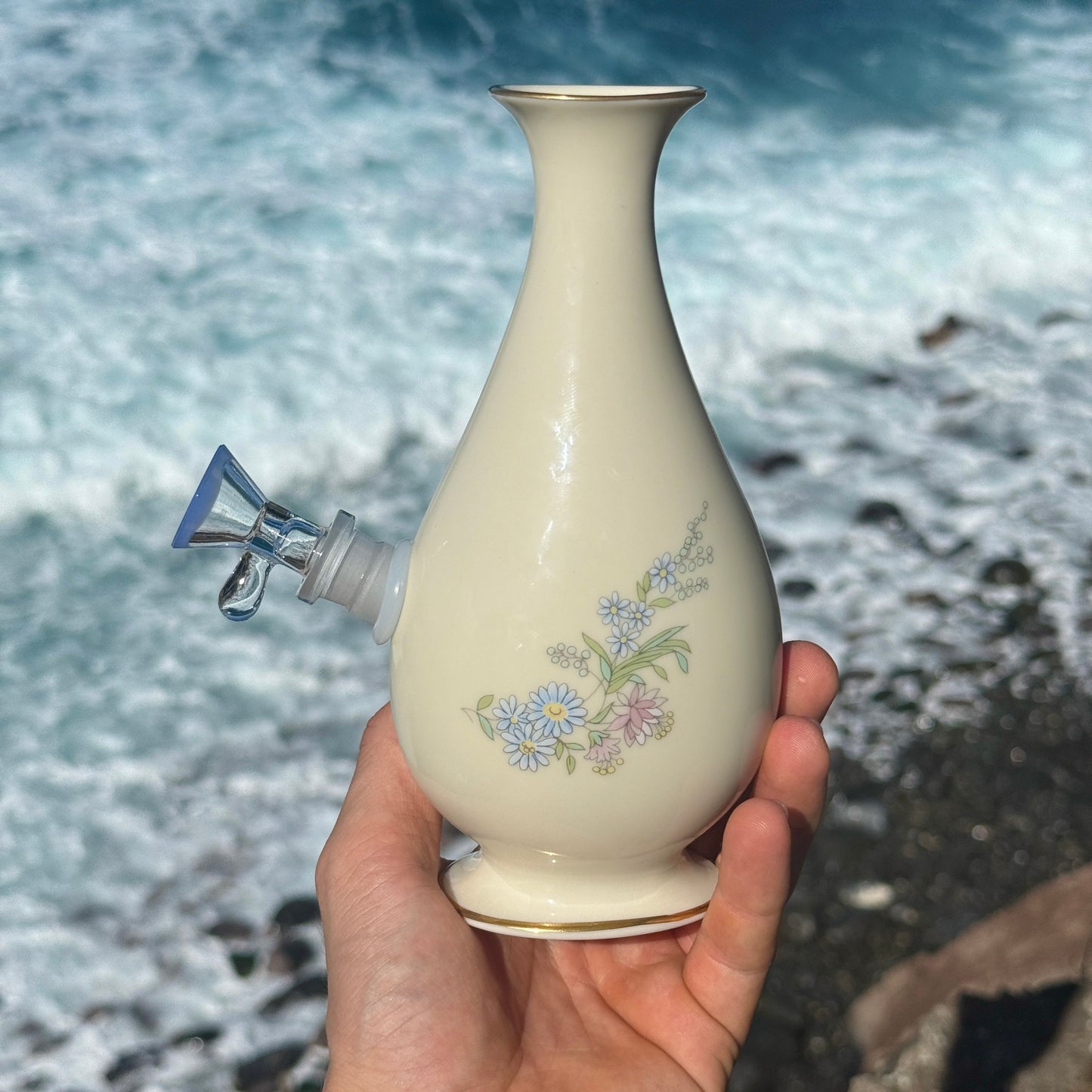 Vintage Ceramic Bong “Swan Song”