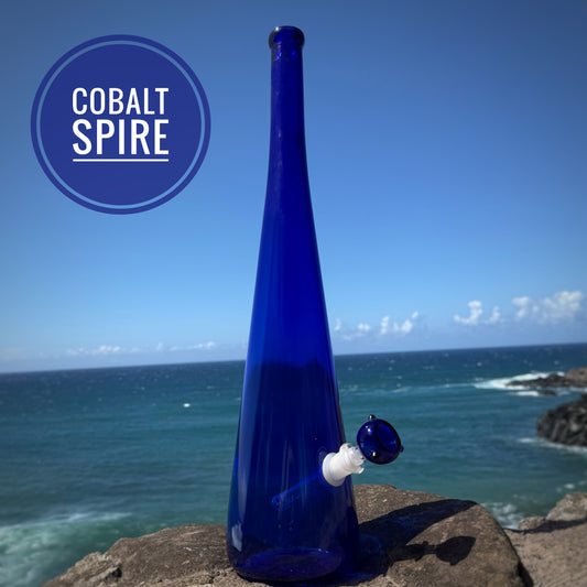 Vintage Vase Bong “Cobalt Spire”