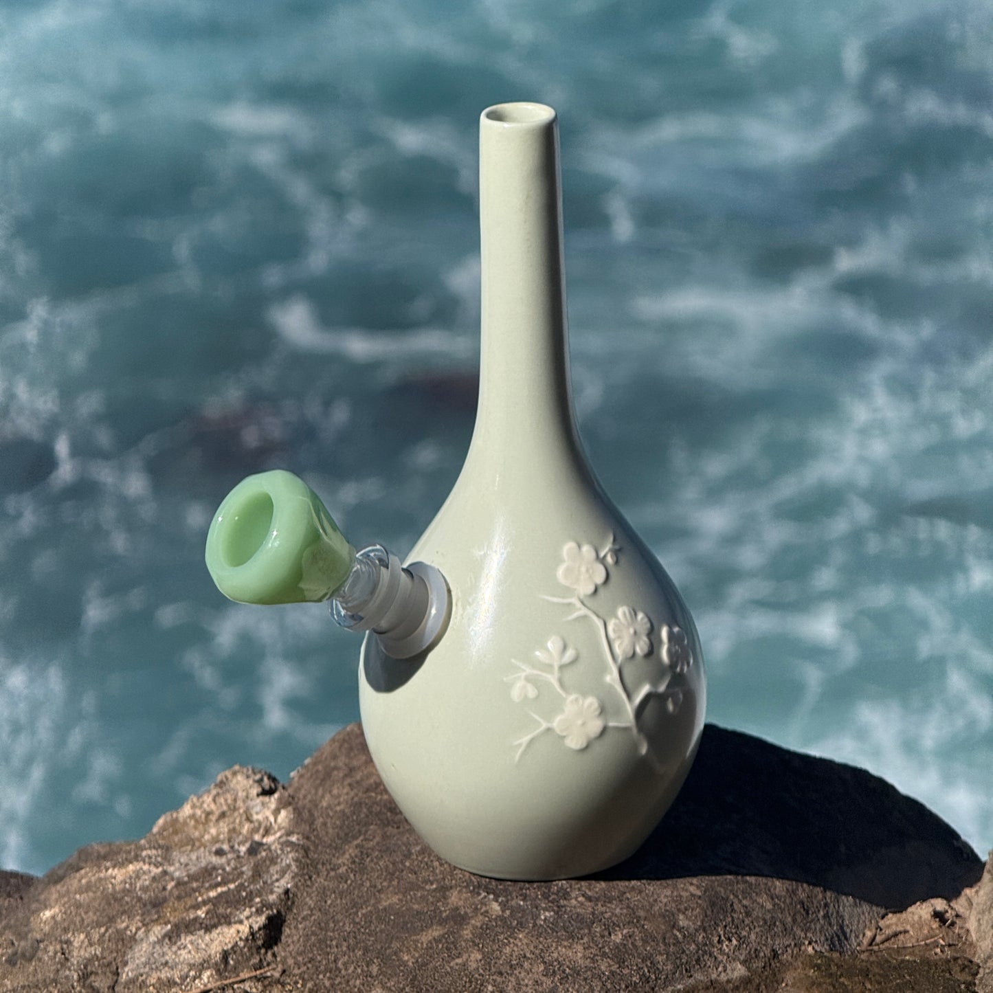 Vintage Ceramic Bong “Matcha Magic”