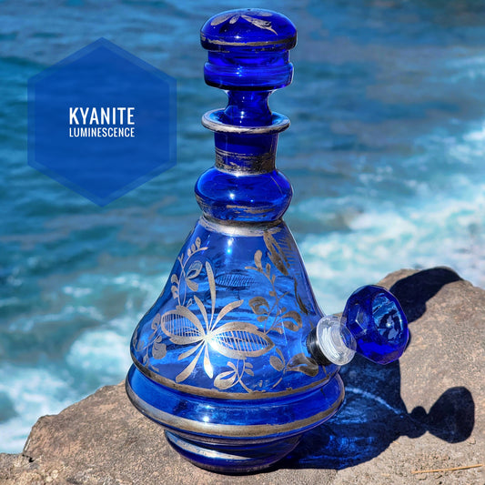 Vintage Decanter Bong “Kyanite Luminescence”