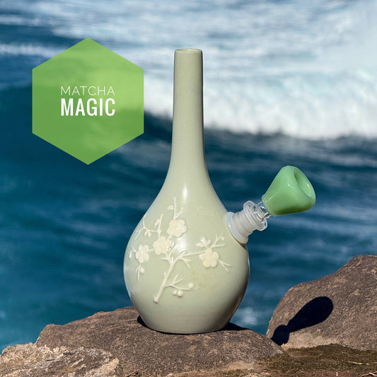 Vintage Ceramic Bong “Matcha Magic”